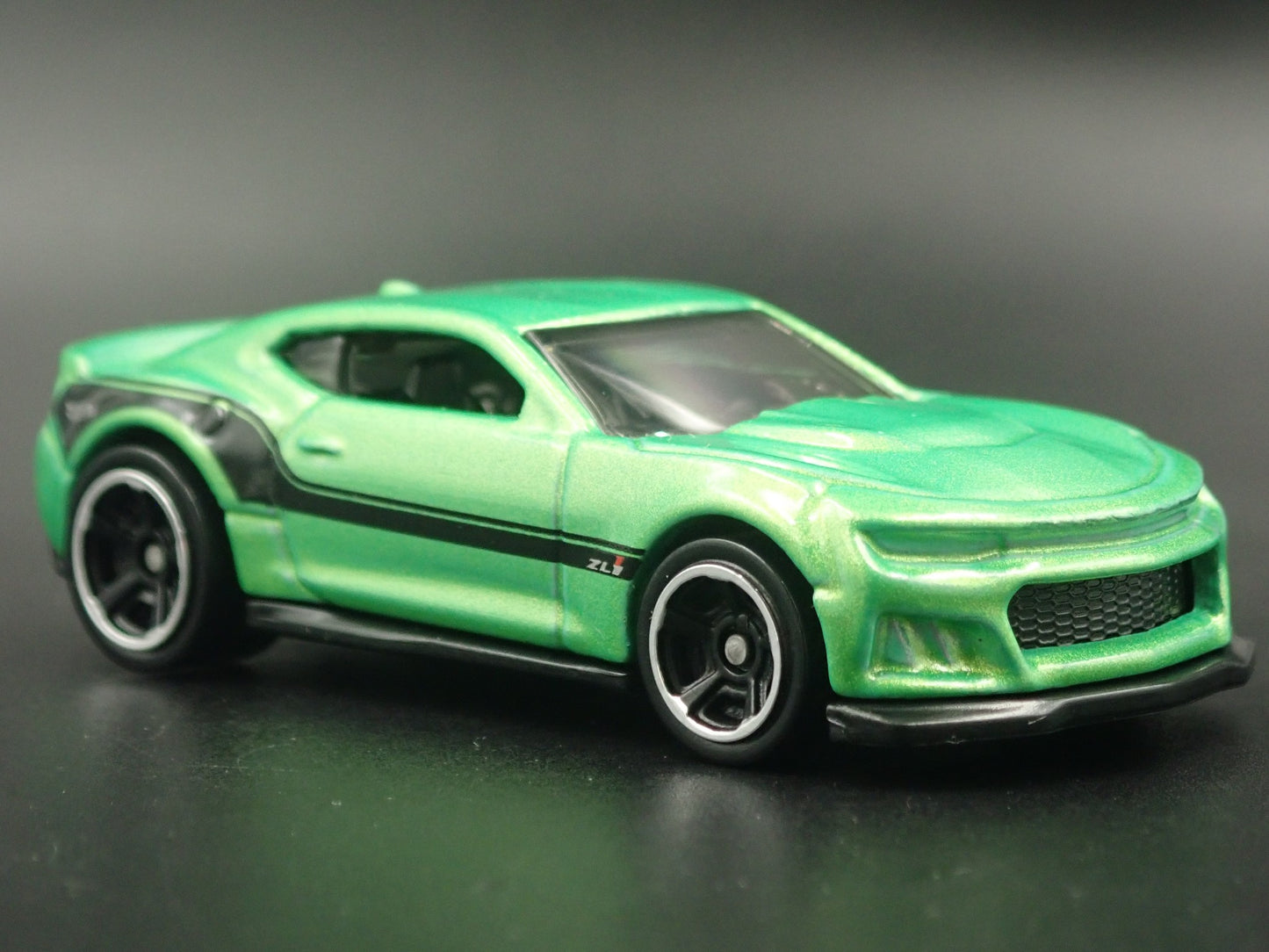 2016-2024 CHEVY CHEVROLET CAMARO ZL1 GREEN 1/64 SCALE DIORAMA DIECAST MODEL CAR