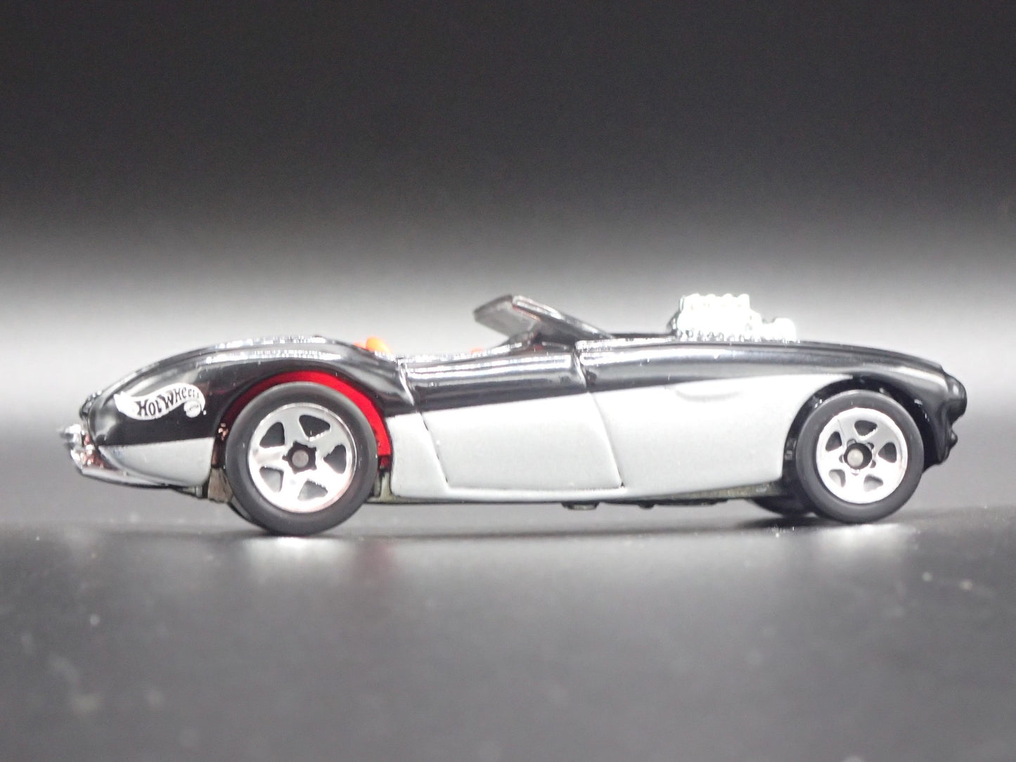 1953-1956 AUSTIN HEALEY ROADSTER CONVERTIBLE BLACK 1:64 SCALE DIECAST MODEL CAR