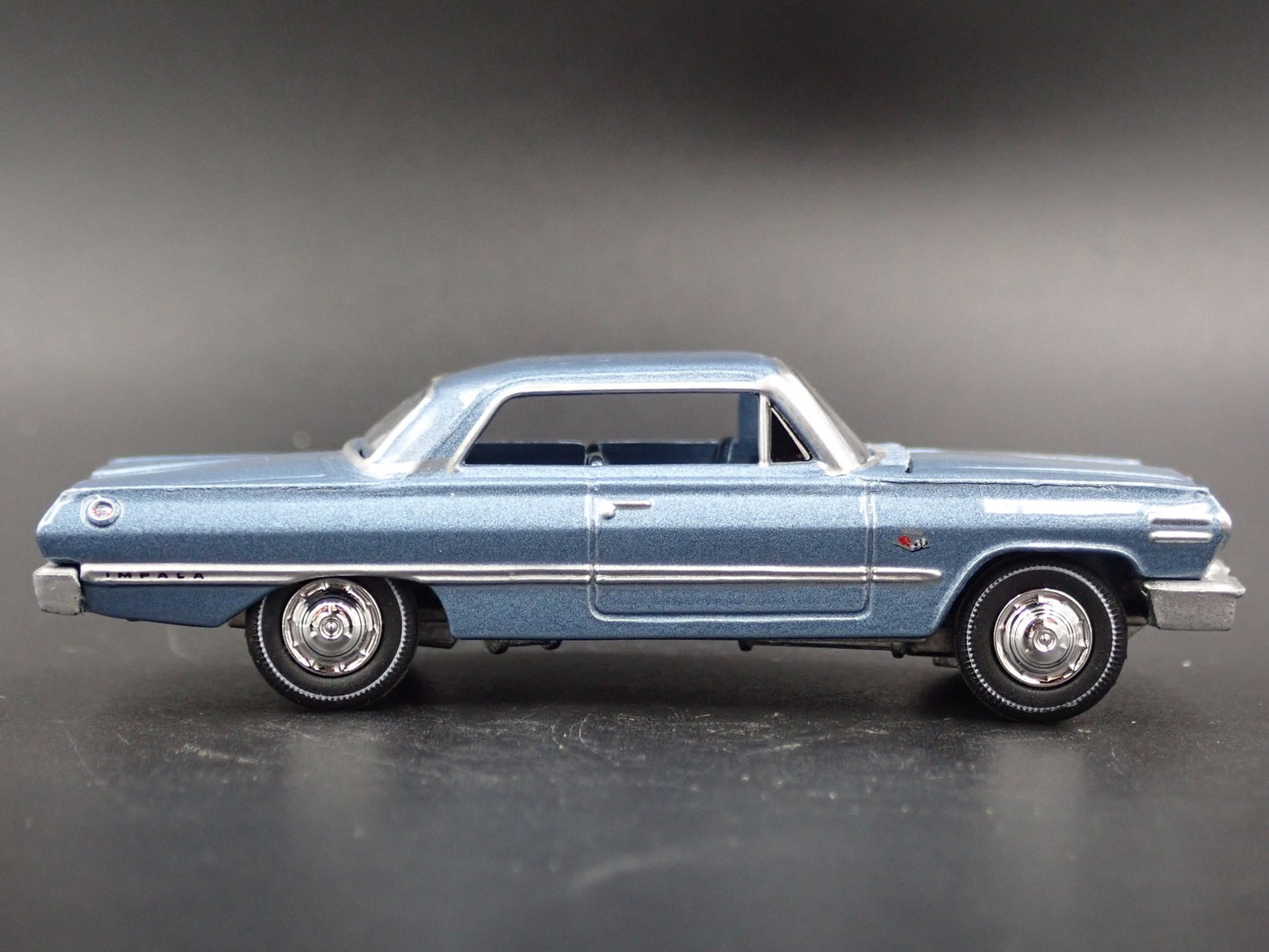 1963 63 CHEVY CHEVROLET IMPALA SS 409 RARE 1:64 SCALE DIORAMA DIECAST MODEL CAR