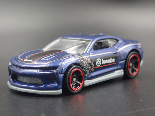 2016-2024 CHEVY CHEVROLET CAMARO SS BREMBO 1:64 SCALE DIORAMA DIECAST MODEL CAR