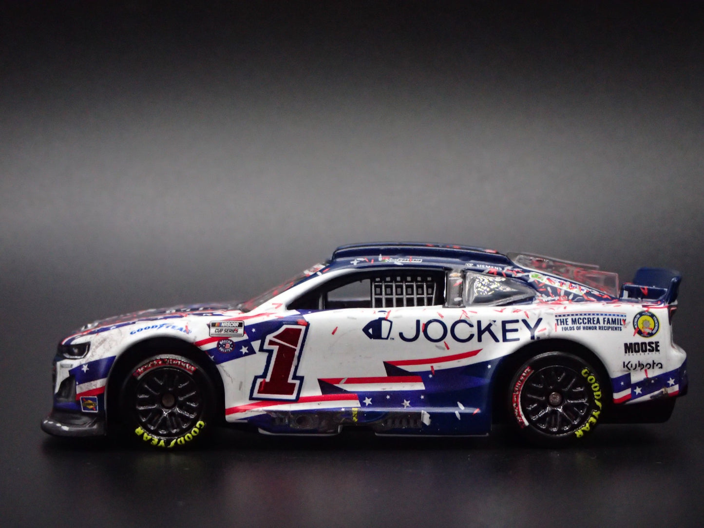 2025 25 CHEVROLET 1 ROSS CHASTAIN JOCKEY HONOR WIN NASCAR 1:64 SCALE DIECAST CAR