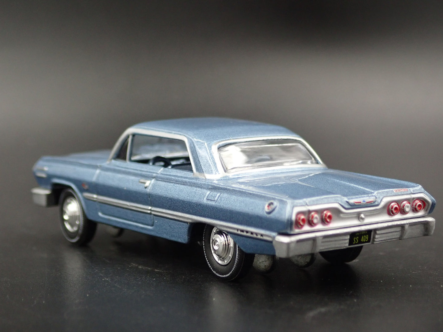 1963 63 CHEVY CHEVROLET IMPALA SS 409 RARE 1:64 SCALE DIORAMA DIECAST MODEL CAR