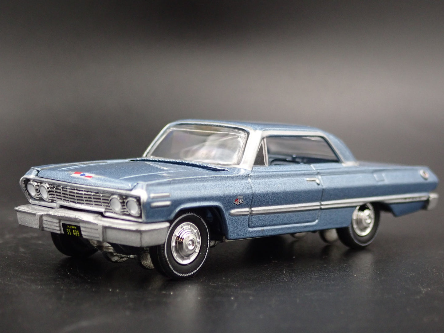 1963 63 CHEVY CHEVROLET IMPALA SS 409 RARE 1:64 SCALE DIORAMA DIECAST MODEL CAR