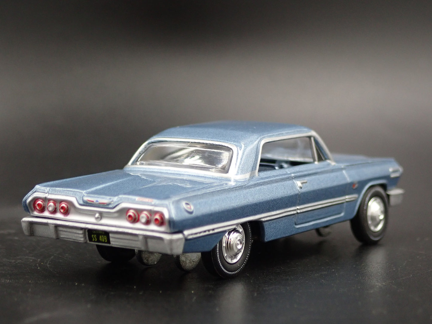 1963 63 CHEVY CHEVROLET IMPALA SS 409 RARE 1:64 SCALE DIORAMA DIECAST MODEL CAR