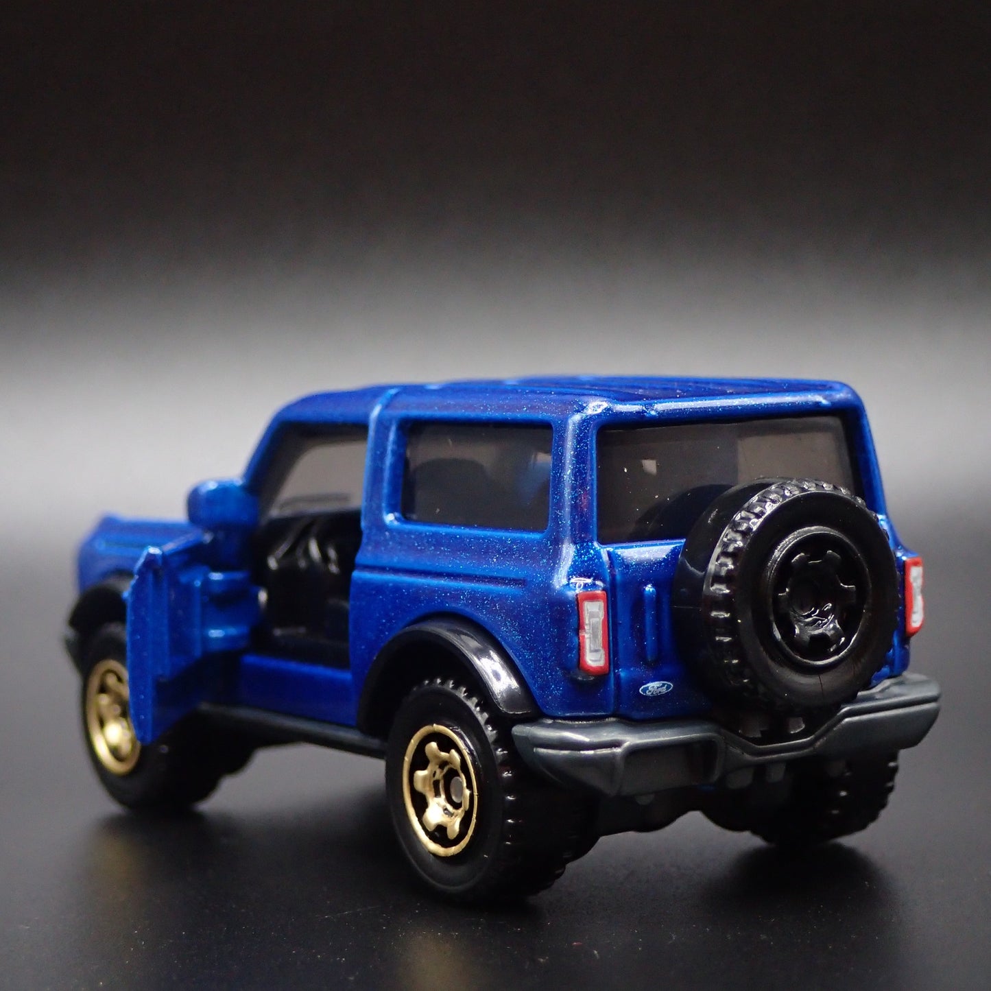 2021-2025 FORD BRONCO 2 TWO DOOR BLUE 1:64 SCALE DIORAMA DIECAST MODEL CAR