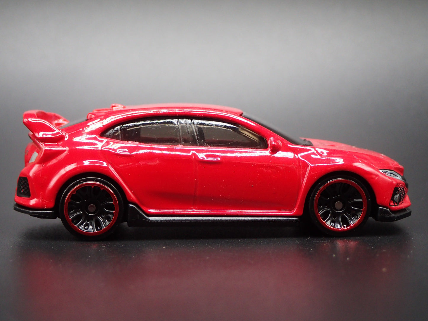 2017-2019 HONDA CIVIC TYPE R 4 FOUR DOOR 1:64 SCALE DIORAMA DIECAST MODEL CAR