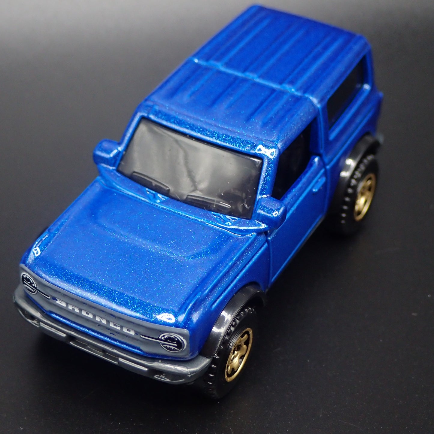2021-2025 FORD BRONCO 2 TWO DOOR BLUE 1:64 SCALE DIORAMA DIECAST MODEL CAR