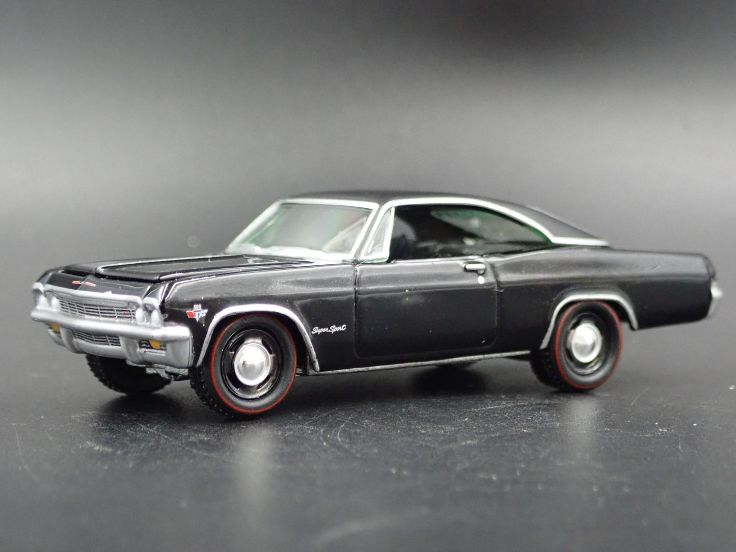 1965 65 CHEVY CHEVROLET IMPALA SS 409 BLACK 1:64 SCALE DIORAMA DIECAST MODEL CAR