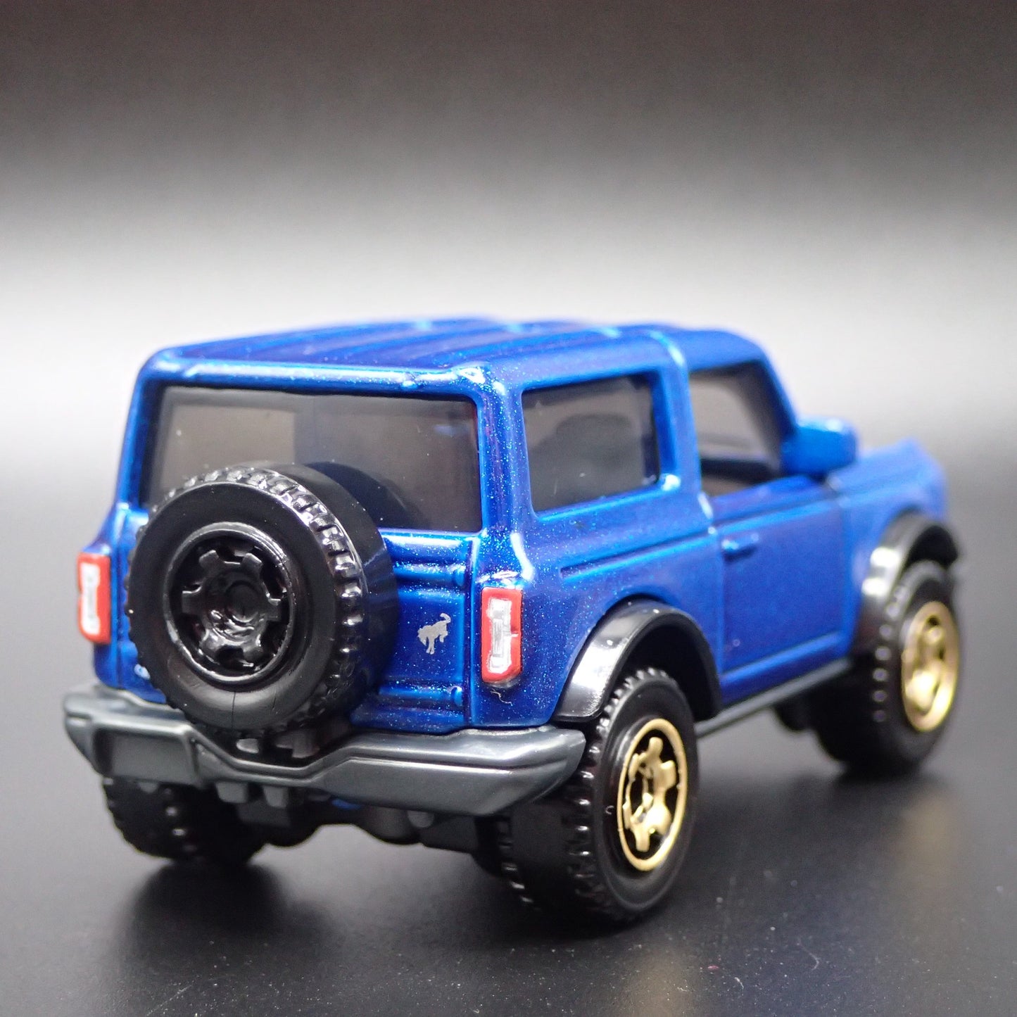 2021-2025 FORD BRONCO 2 TWO DOOR BLUE 1:64 SCALE DIORAMA DIECAST MODEL CAR
