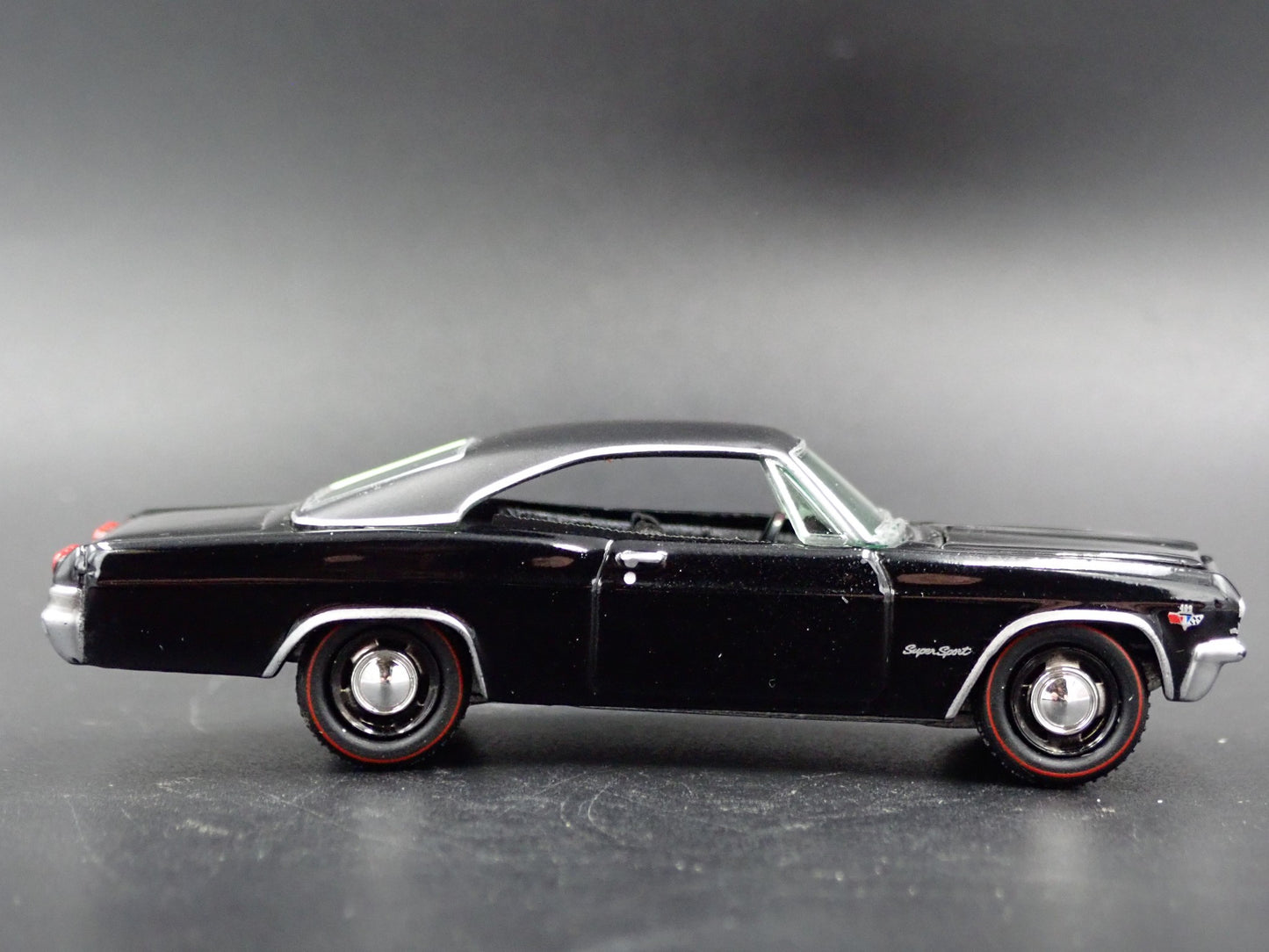 1965 65 CHEVY CHEVROLET IMPALA SS 409 BLACK 1:64 SCALE DIORAMA DIECAST MODEL CAR