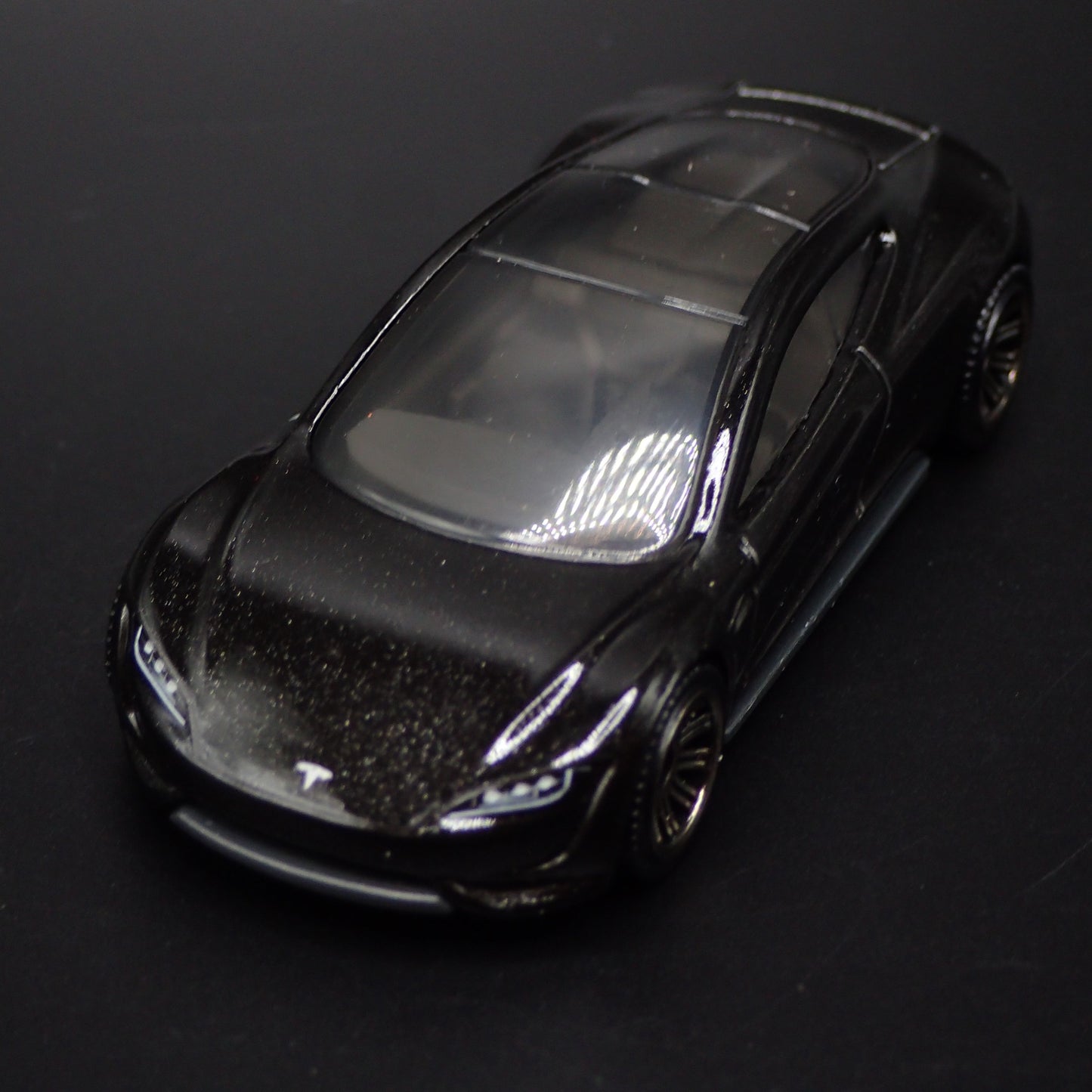 TESLA ROADSTER CONCEPT BLACK 1:64 SCALE COLLECTIBLE DIORAMA DIECAST MODEL CAR