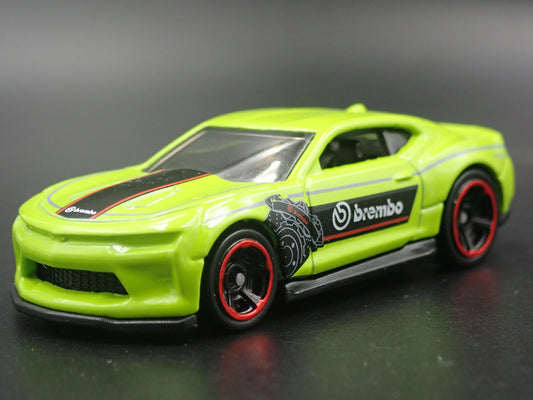 2016-2024 CHEVY CHEVROLET CAMARO SS BREMBO 1:64 SCALE DIORAMA DIECAST MODEL CAR