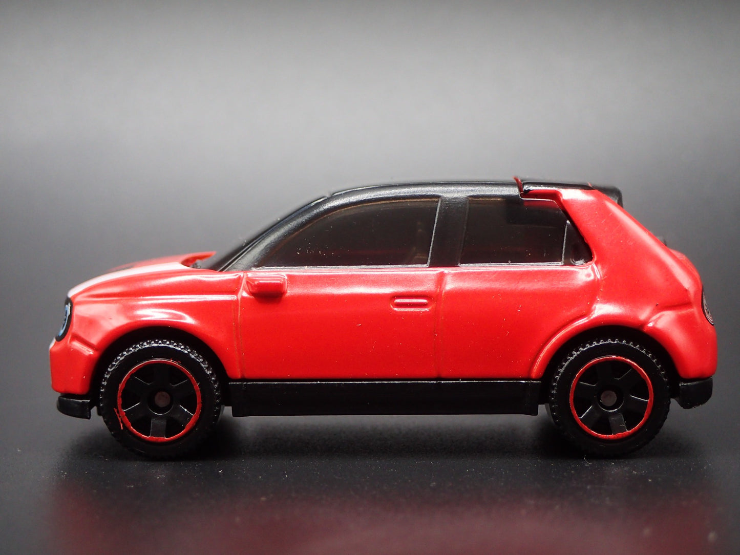 2020-2024 HONDA E ELECTRIC CAR EV RED 1:64 SCALE COLLECTIBLE DIORAMA DIECAST CAR
