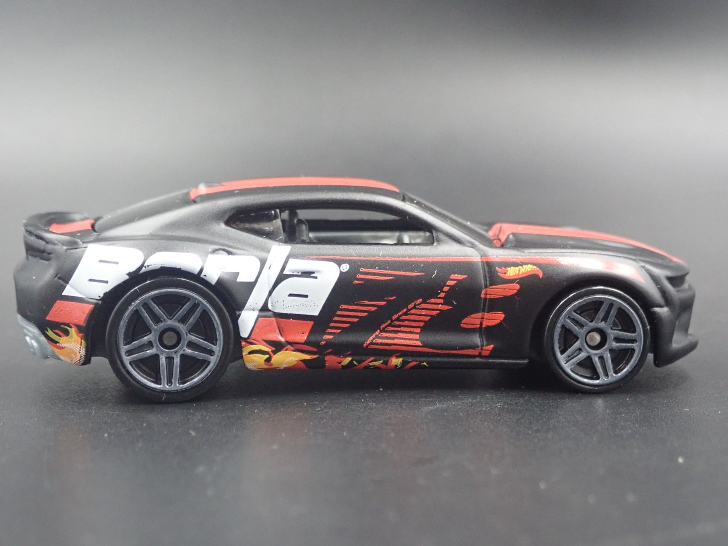 2016-2024 CHEVY CHEVROLET CAMARO SS BORLA 1:64 SCALE DIORAMA DIECAST MODEL CAR