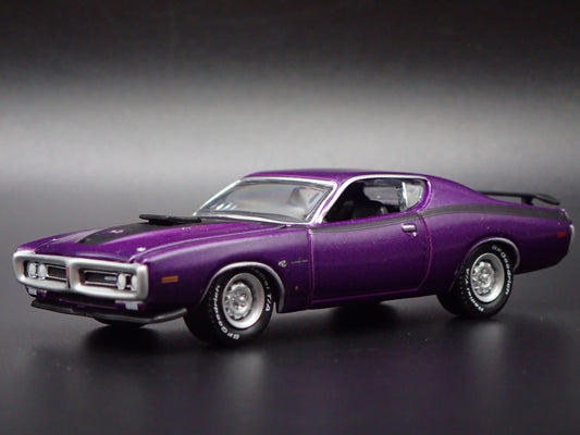 1971 71 DODGE CHARGER SUPER BEE 1:64 SCALE COLLECTIBLE DIORAMA DIECAST MODEL CAR