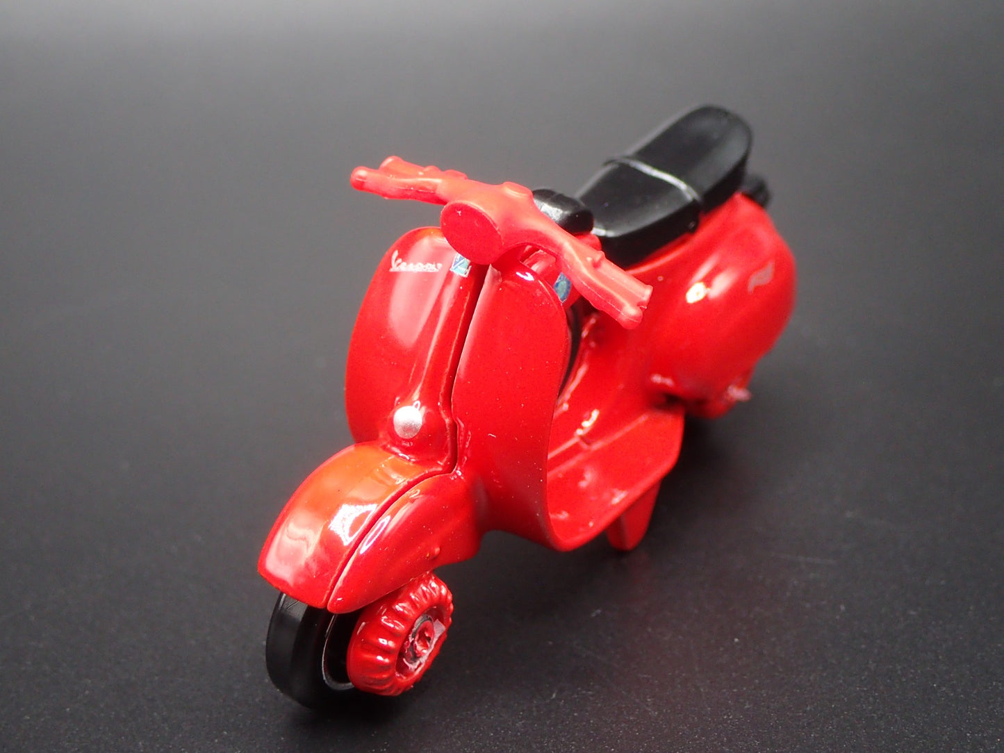 1963-1967 VESPA 90 SS SUPER SPRINT RED 1:64 SCALE DIORAMA DIECAST MODEL CAR