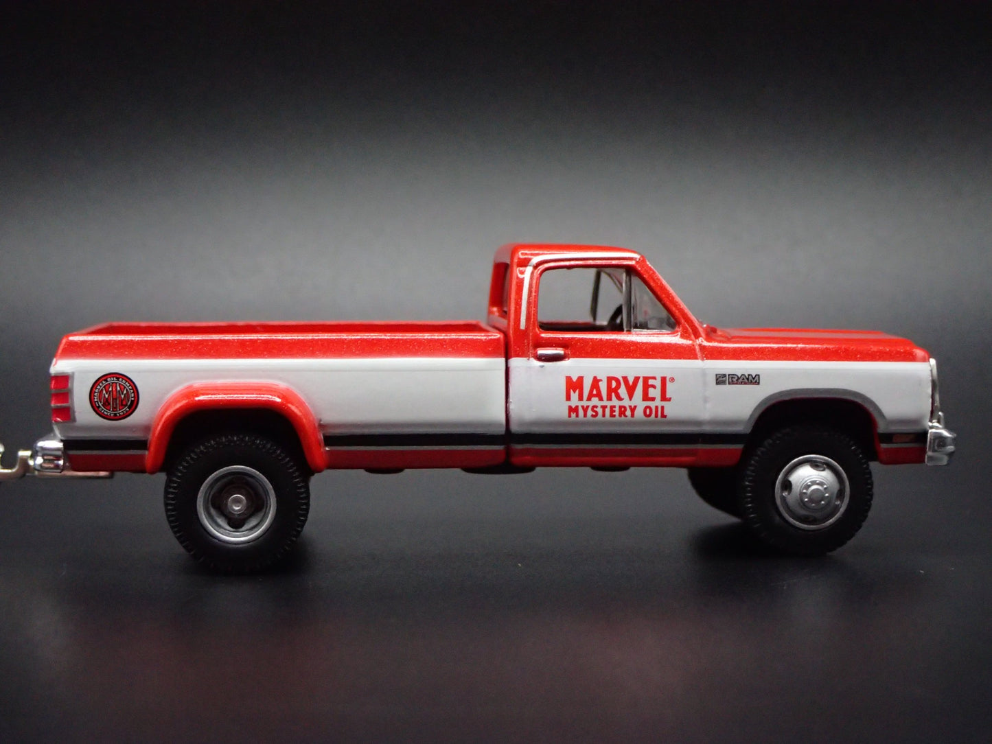 1989 89 DODGE RAM D350 DUALLY PICKUP TRUCK 1/64 SCALE DIORAMA DIECAST MODEL CAR