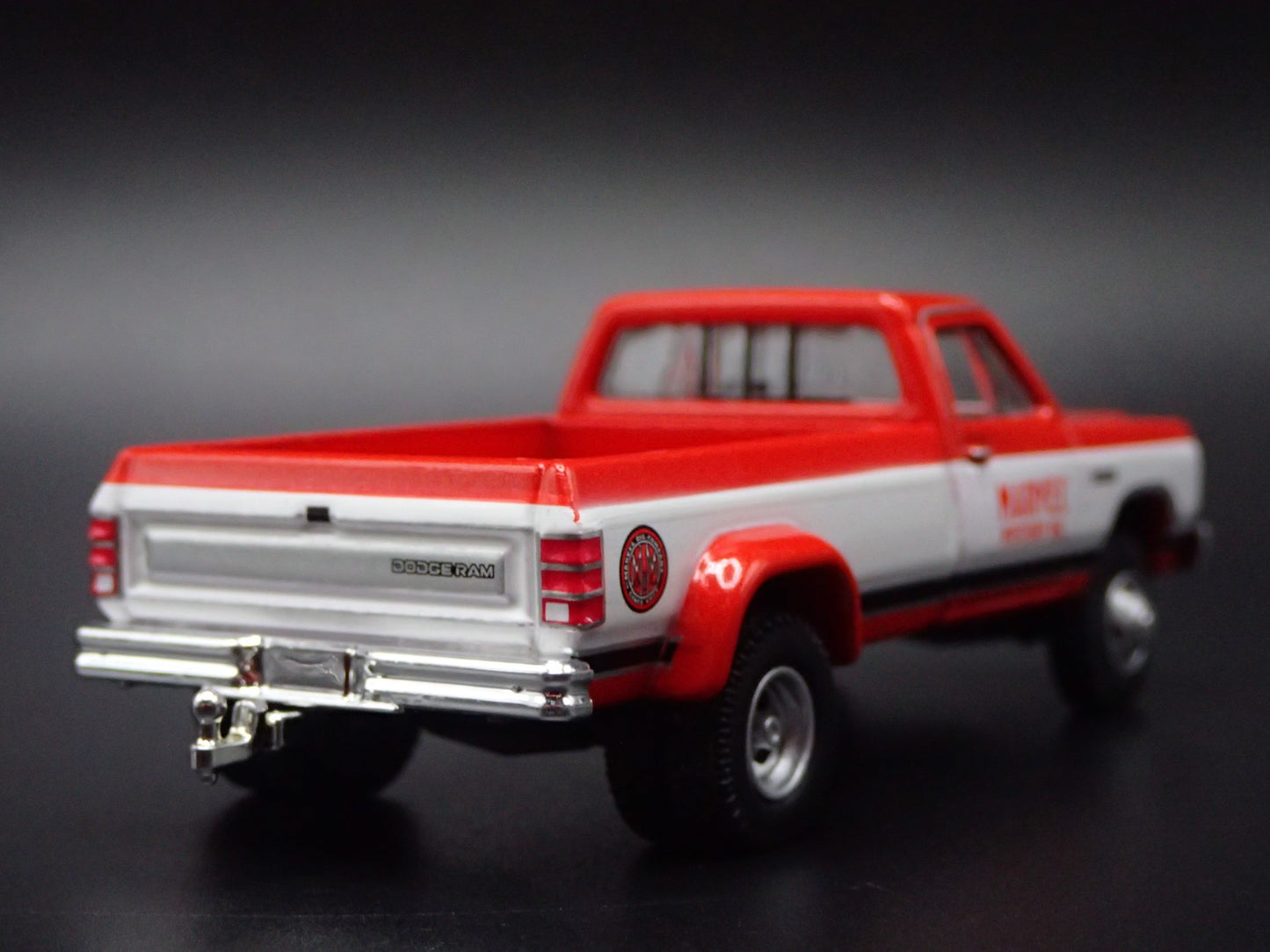 1989 89 DODGE RAM D350 DUALLY PICKUP TRUCK 1/64 SCALE DIORAMA DIECAST MODEL CAR