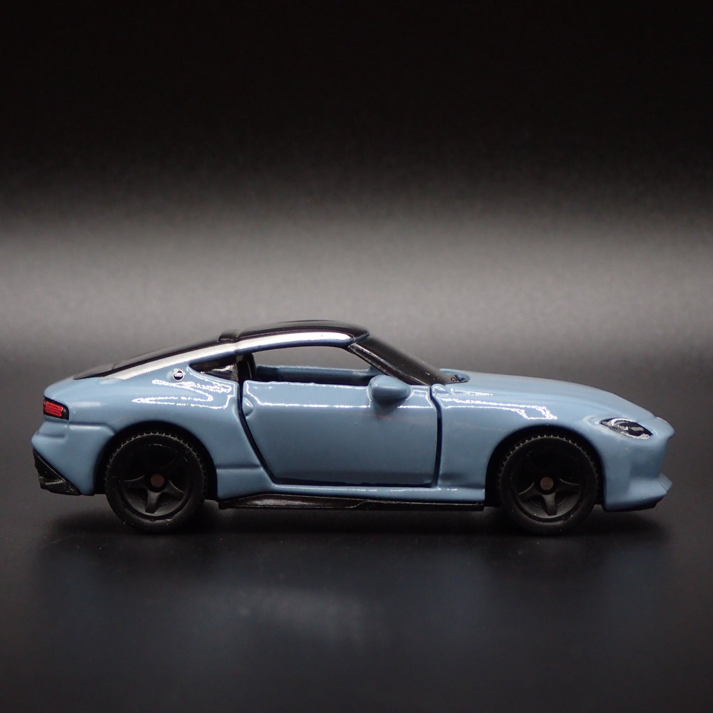 2023-2025 NISSAN Z BLUE 1:64 SCALE LIMITED COLLECTIBLE DIORAMA DIECAST MODEL CAR