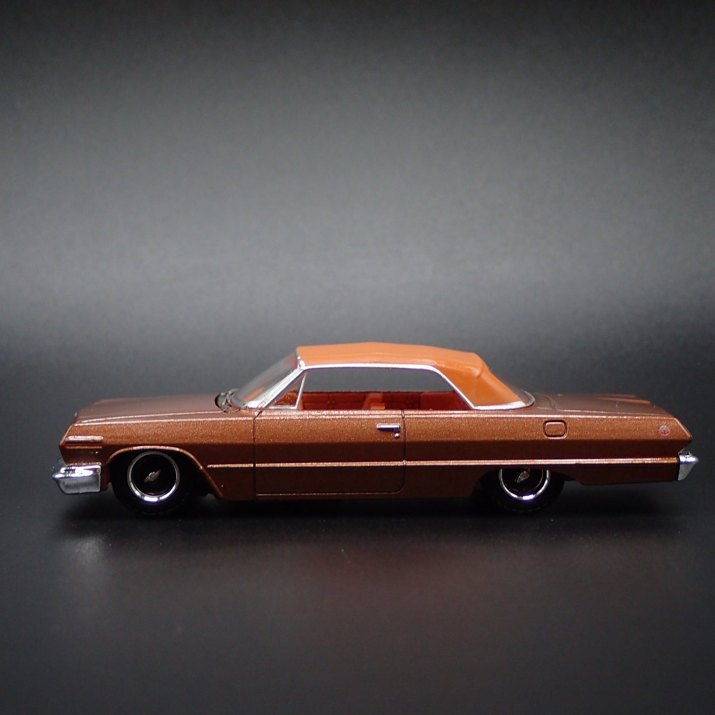 1963 63 CHEVY CHEVROLET IMPALA CONVERTIBLE 1:64 SCALE DIORAMA DIECAST MODEL CAR