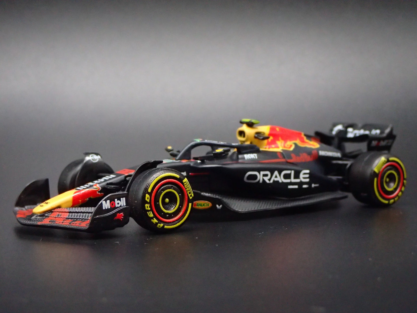 RED BULL RACING RB21 #22 YUKI TSUNODA F1 2025 1:64 SCALE DIECAST MODEL CAR