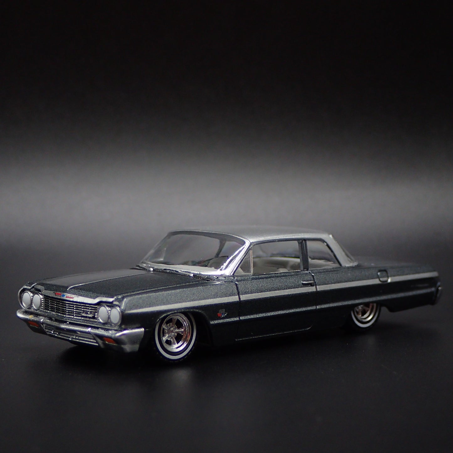 1964 64 CHEVY CHEVROLET BEL AIR 1:64 SCALE COLLECTIBLE DIORAMA DIECAST MODEL CAR