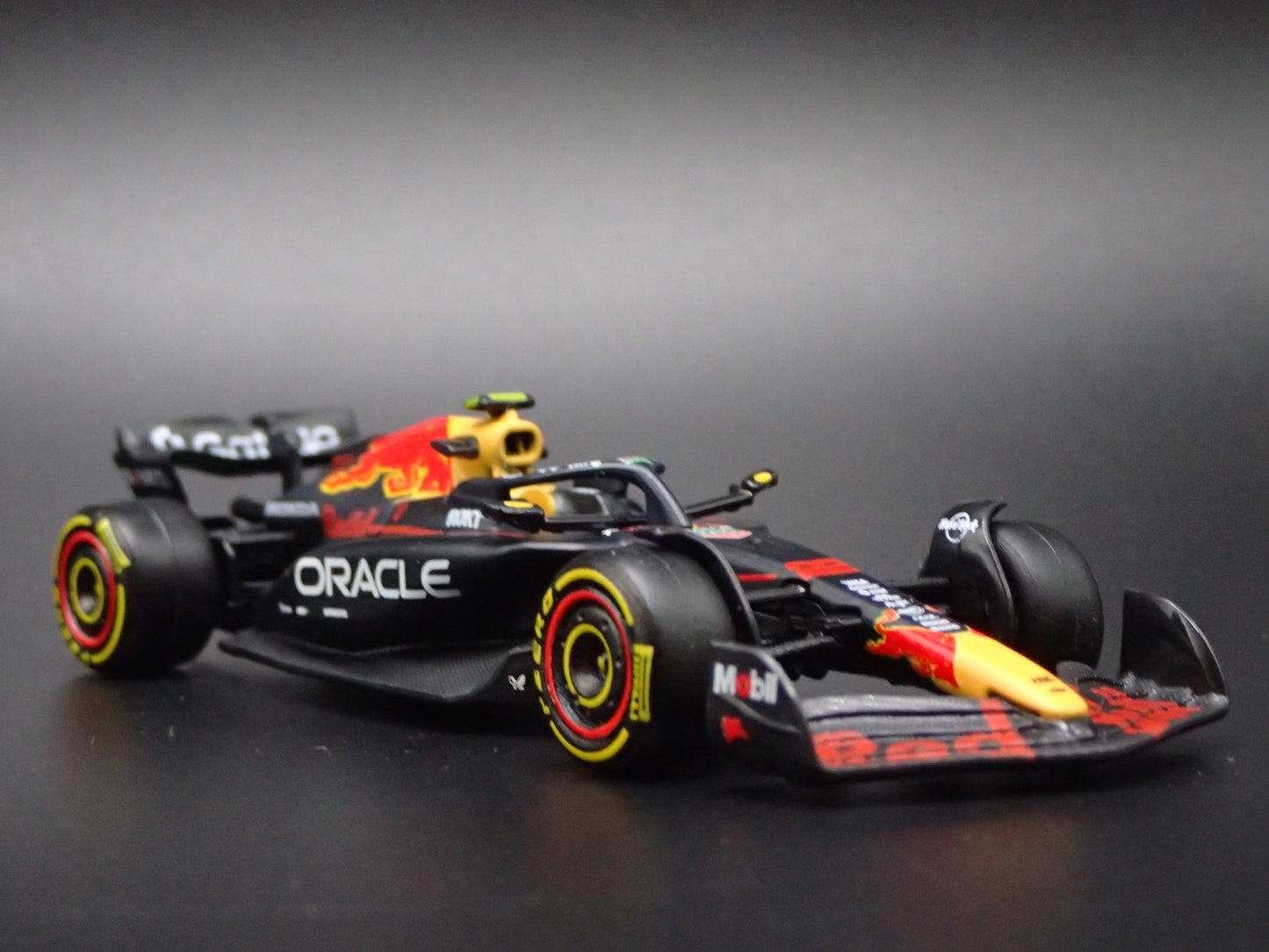 RED BULL RACING RB21 #22 YUKI TSUNODA F1 2025 1:64 SCALE DIECAST MODEL CAR