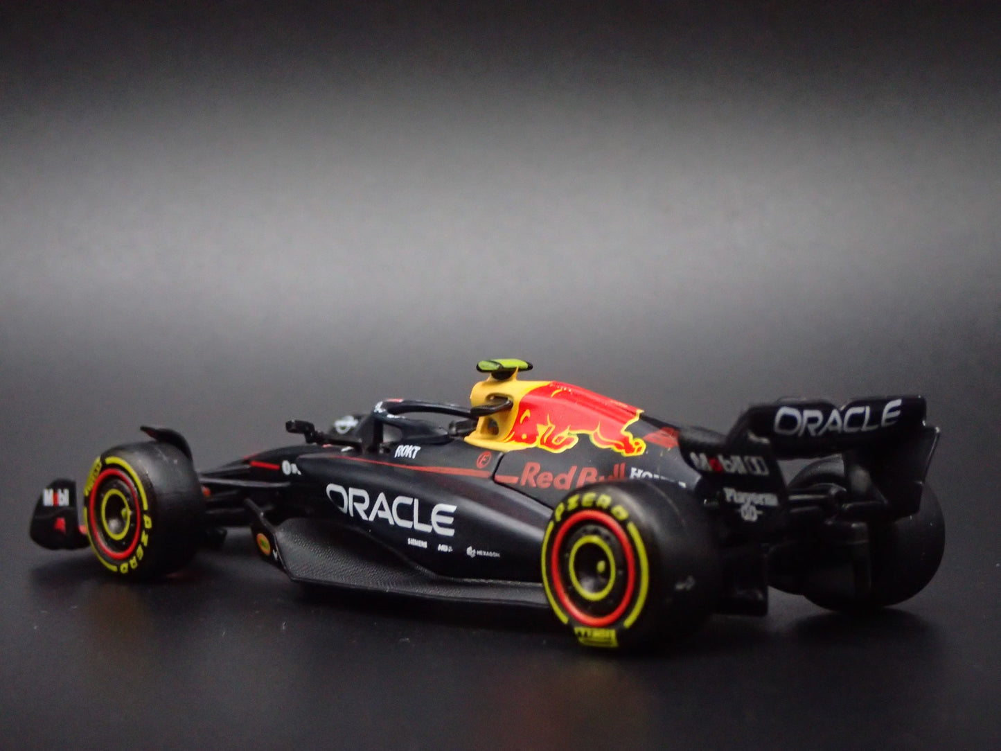 RED BULL RACING RB21 #22 YUKI TSUNODA F1 2025 1:64 SCALE DIECAST MODEL CAR
