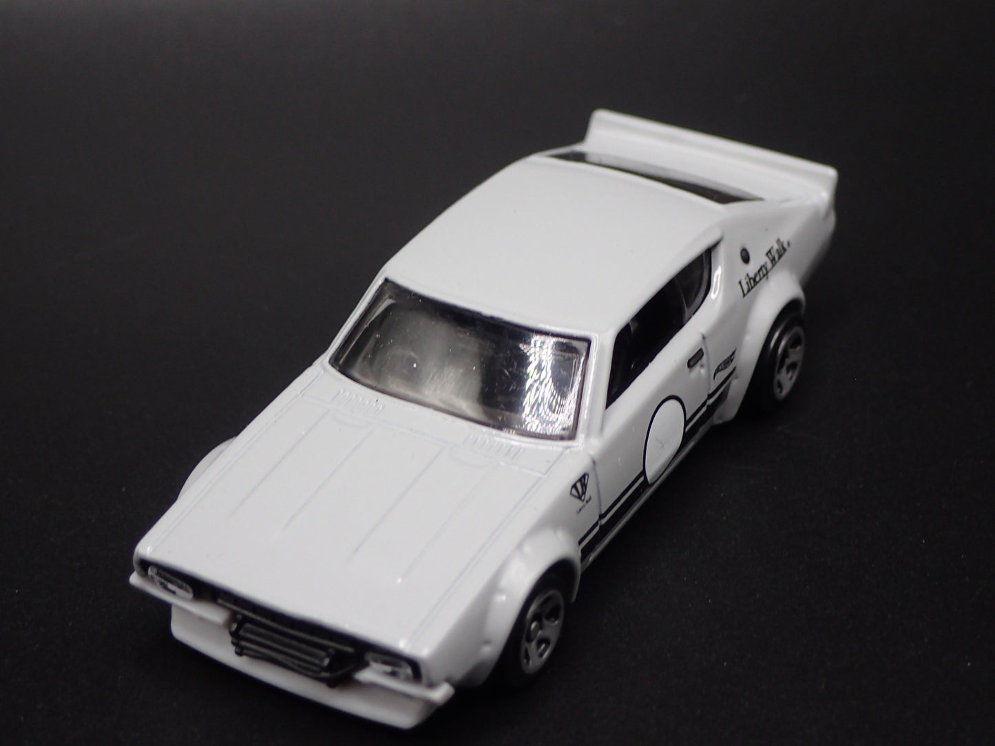 1972-1973 NISSAN SKYLINE 2000 GTR GRAY LBWK 1:64 SCALE DIORAMA DIECAST MODEL CAR