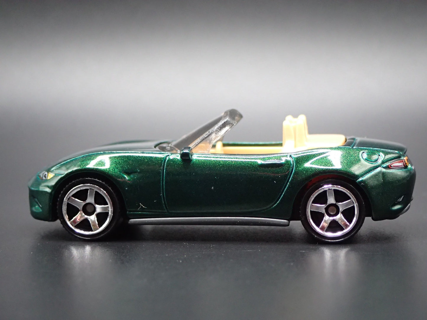 2015-2025 MAZDA MX5 MIATA CONVERTIBLE ND 1:64 SCALE DIORAMA DIECAST MODEL CAR