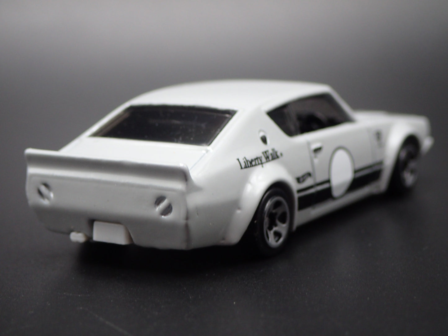 1972-1973 NISSAN SKYLINE 2000 GTR GRAY LBWK 1:64 SCALE DIORAMA DIECAST MODEL CAR