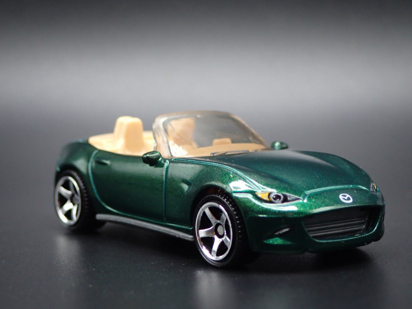 2015-2025 MAZDA MX5 MIATA CONVERTIBLE ND 1:64 SCALE DIORAMA DIECAST MODEL CAR
