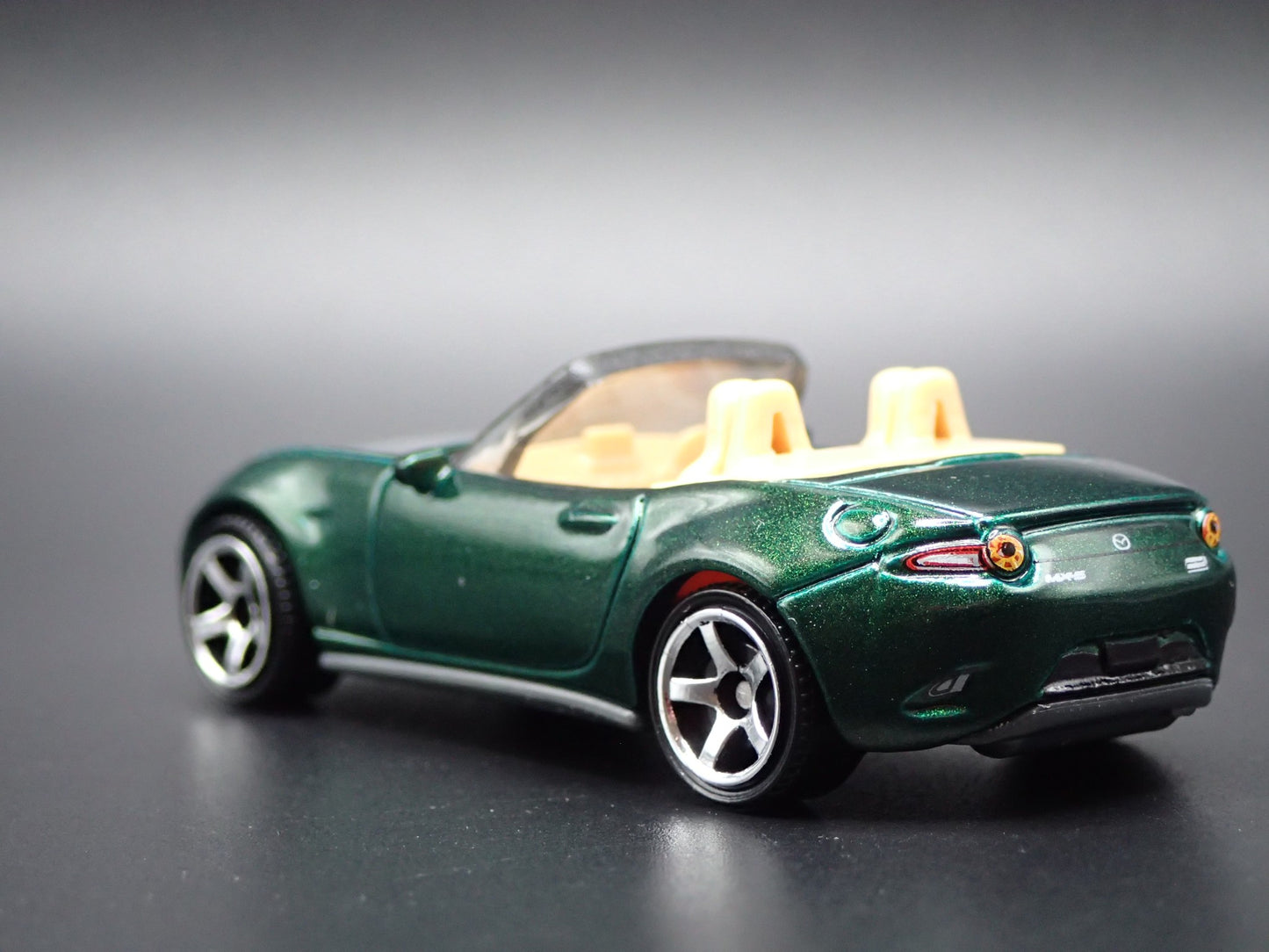 2015-2025 MAZDA MX5 MIATA CONVERTIBLE ND 1:64 SCALE DIORAMA DIECAST MODEL CAR
