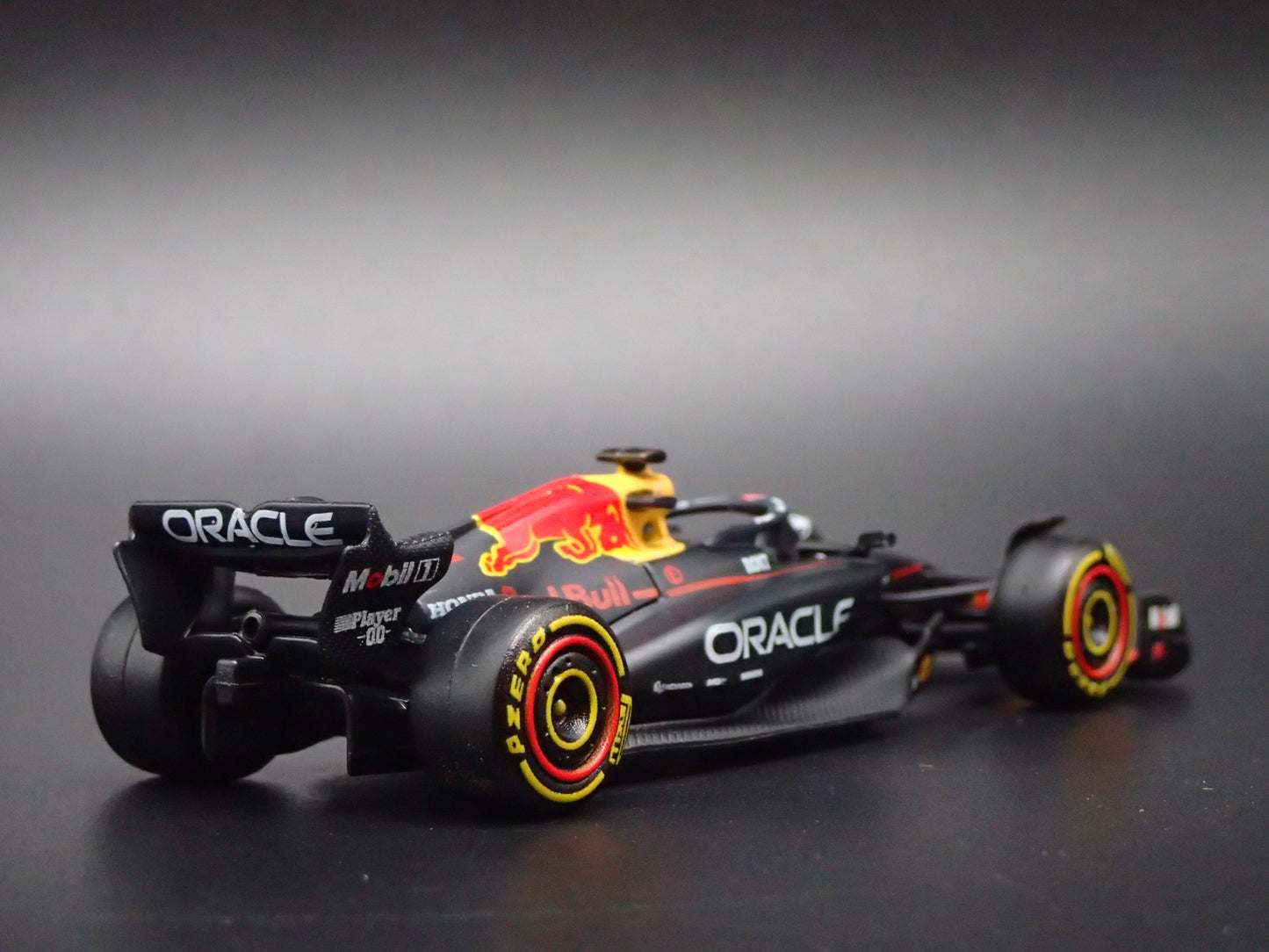 RED BULL RACING RB21 #1 MAX VERSTAPPEN F1 2025 1:64 SCALE DIECAST MODEL CAR