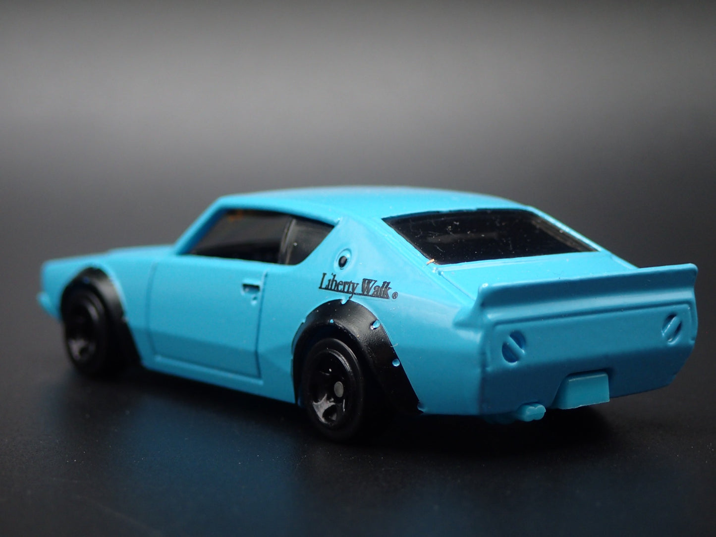 1972-1973 NISSAN SKYLINE 2000 GTR BLUE LBWK 1:64 SCALE DIORAMA DIECAST MODEL CAR