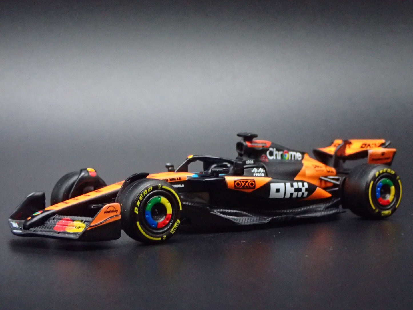 MCLAREN MCL39 #81 2025 OSCAR PIASTRI F1 AUSTRALIAN 1:64 SCALE DIECAST MODEL CAR
