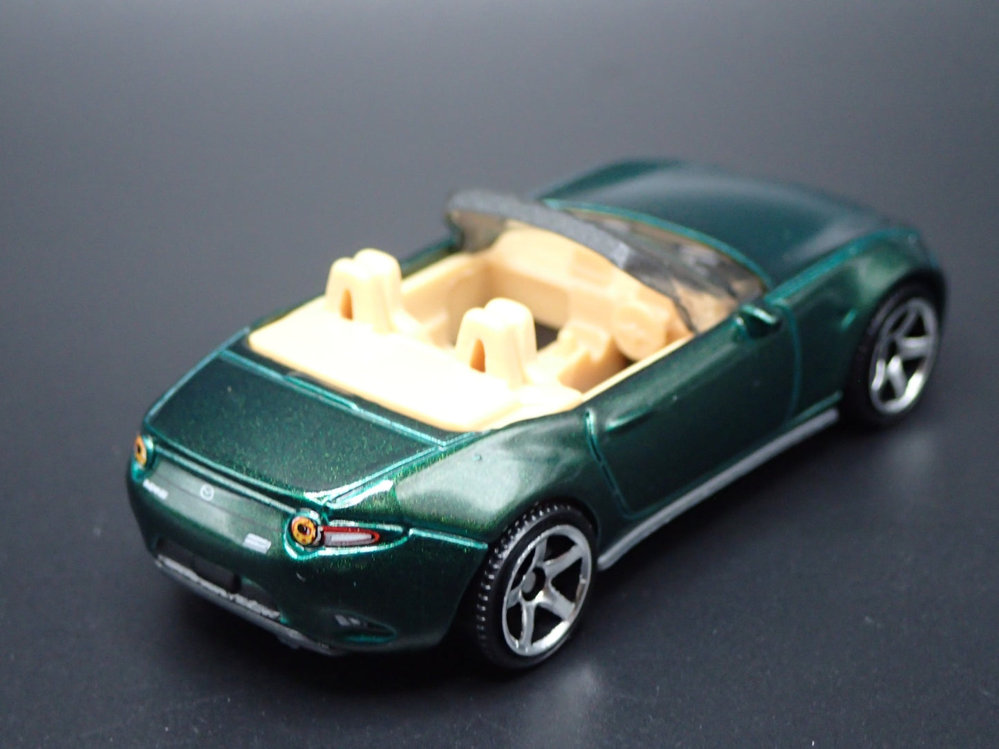 2015-2025 MAZDA MX5 MIATA CONVERTIBLE ND 1:64 SCALE DIORAMA DIECAST MODEL CAR