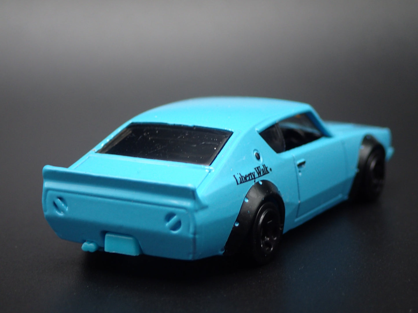 1972-1973 NISSAN SKYLINE 2000 GTR BLUE LBWK 1:64 SCALE DIORAMA DIECAST MODEL CAR