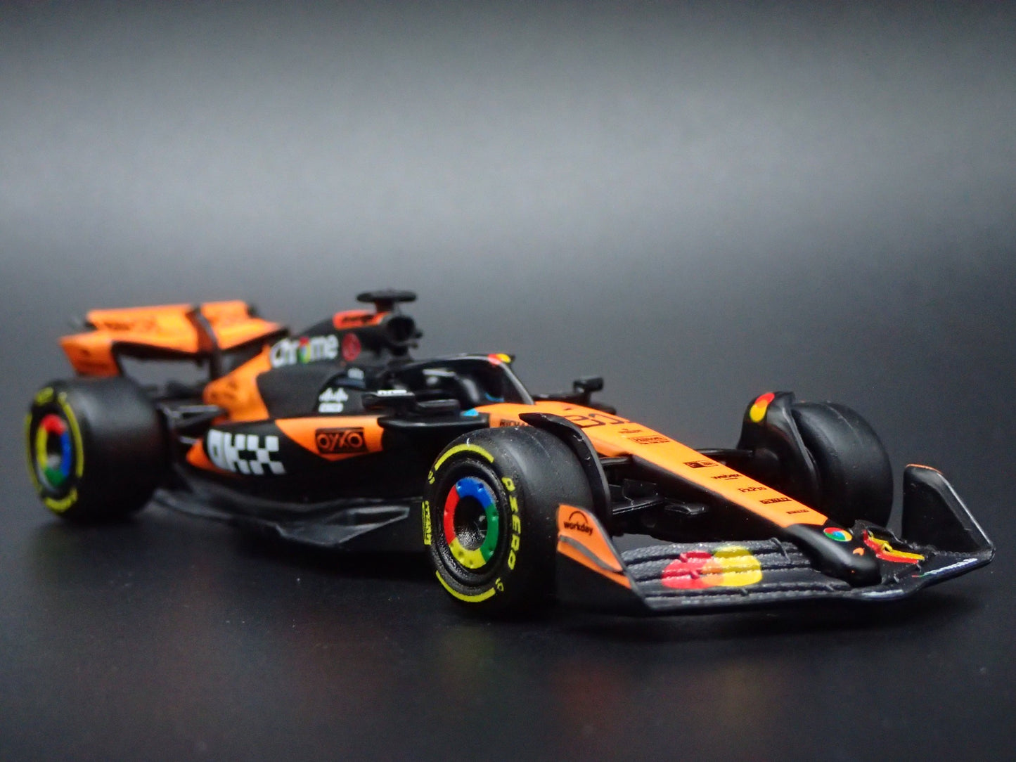 MCLAREN MCL39 #81 2025 OSCAR PIASTRI F1 AUSTRALIAN 1:64 SCALE DIECAST MODEL CAR