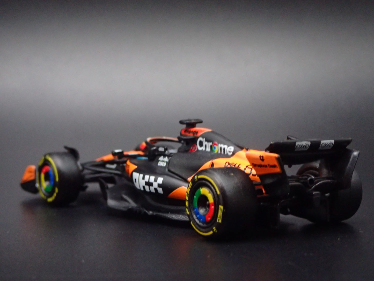 MCLAREN MCL39 #81 2025 OSCAR PIASTRI F1 AUSTRALIAN 1:64 SCALE DIECAST MODEL CAR
