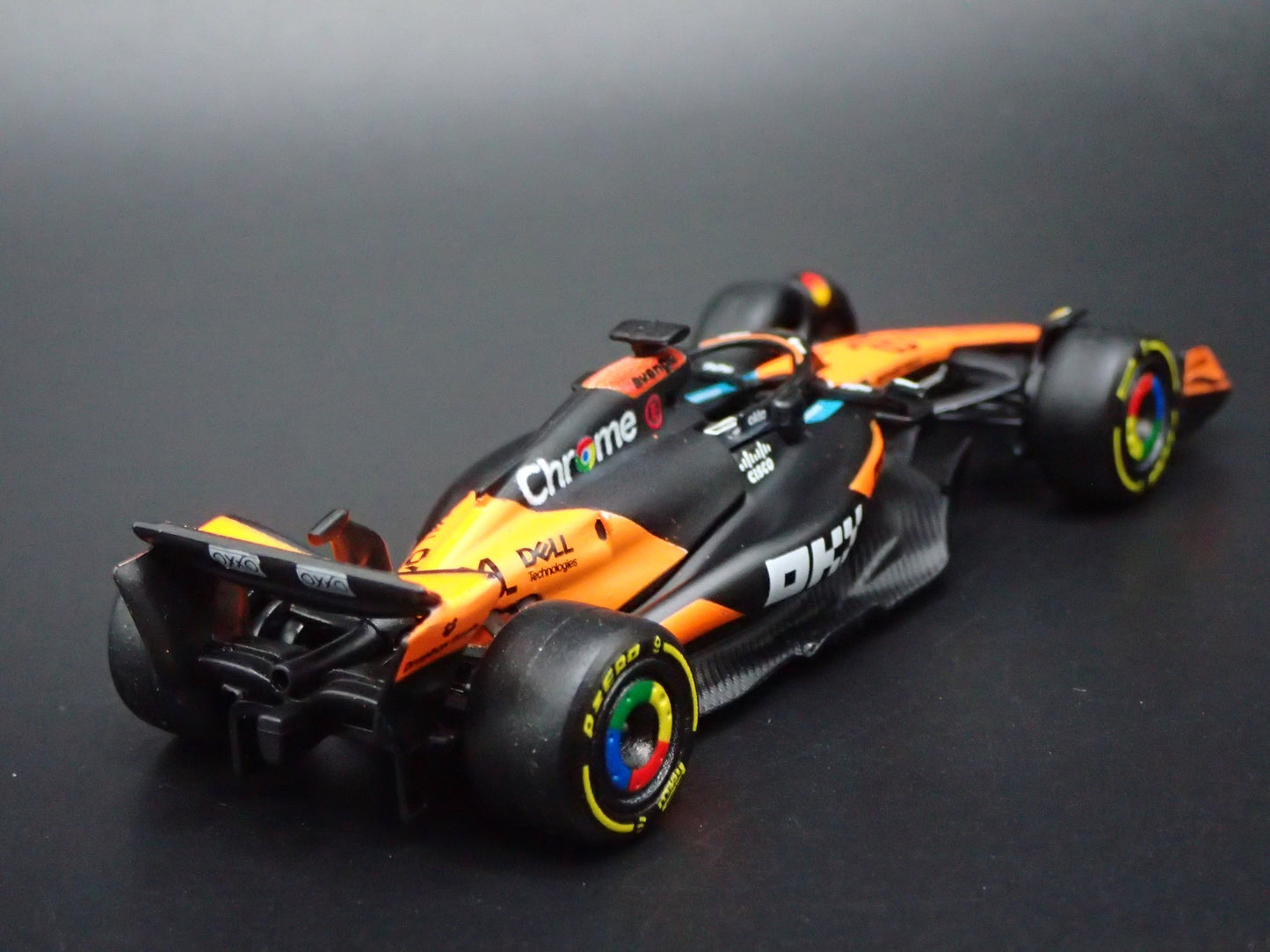 MCLAREN MCL39 #81 2025 OSCAR PIASTRI F1 AUSTRALIAN 1:64 SCALE DIECAST MODEL CAR