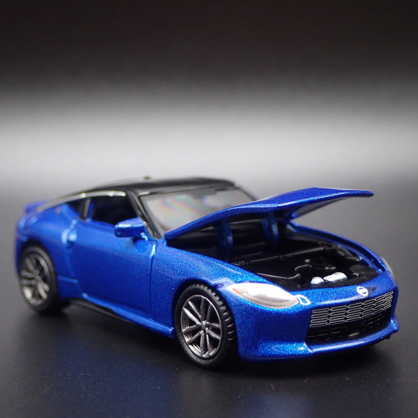 2023-2025 NISSAN Z BLUE 1:64 SCALE LIMITED COLLECTIBLE DIORAMA DIECAST MODEL CAR