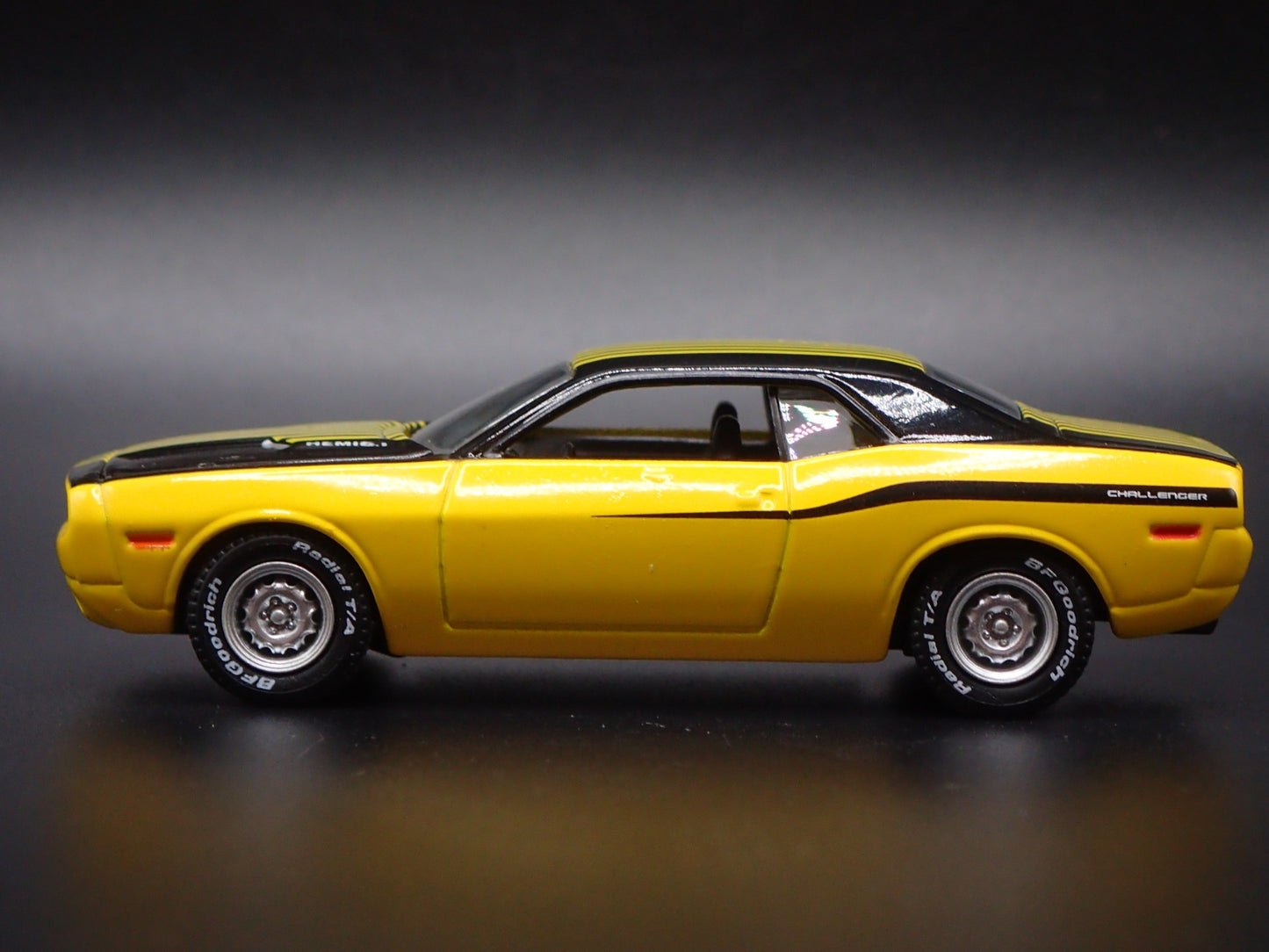 2008-2023 DODGE CHALLENGER YELLOW 1/64 SCALE DIORAMA DIECAST MODEL CAR
