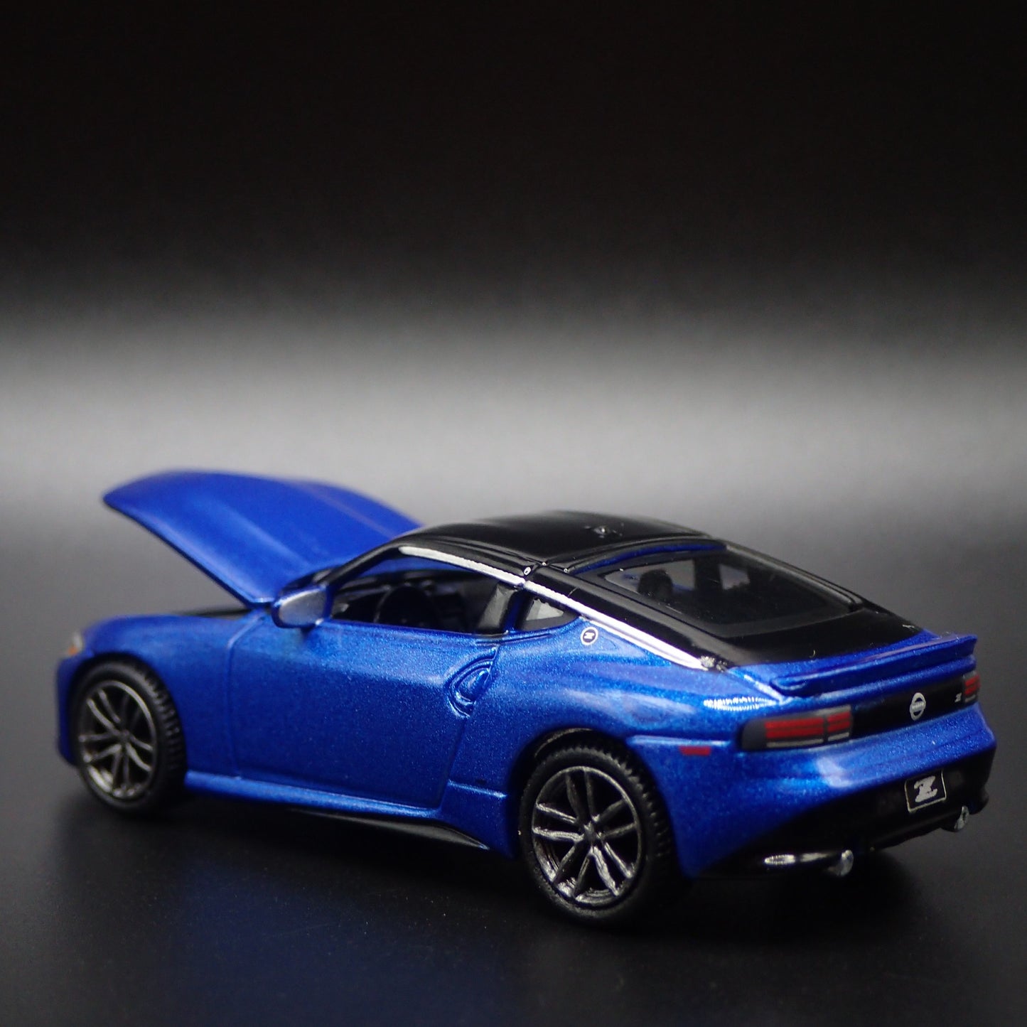 2023-2025 NISSAN Z BLUE 1:64 SCALE LIMITED COLLECTIBLE DIORAMA DIECAST MODEL CAR