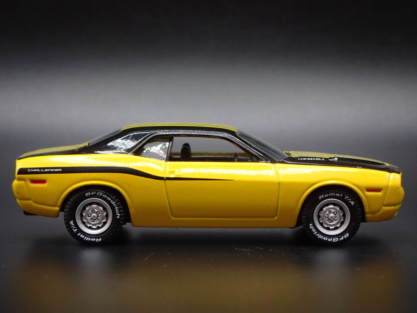 2008-2023 DODGE CHALLENGER YELLOW 1/64 SCALE DIORAMA DIECAST MODEL CAR