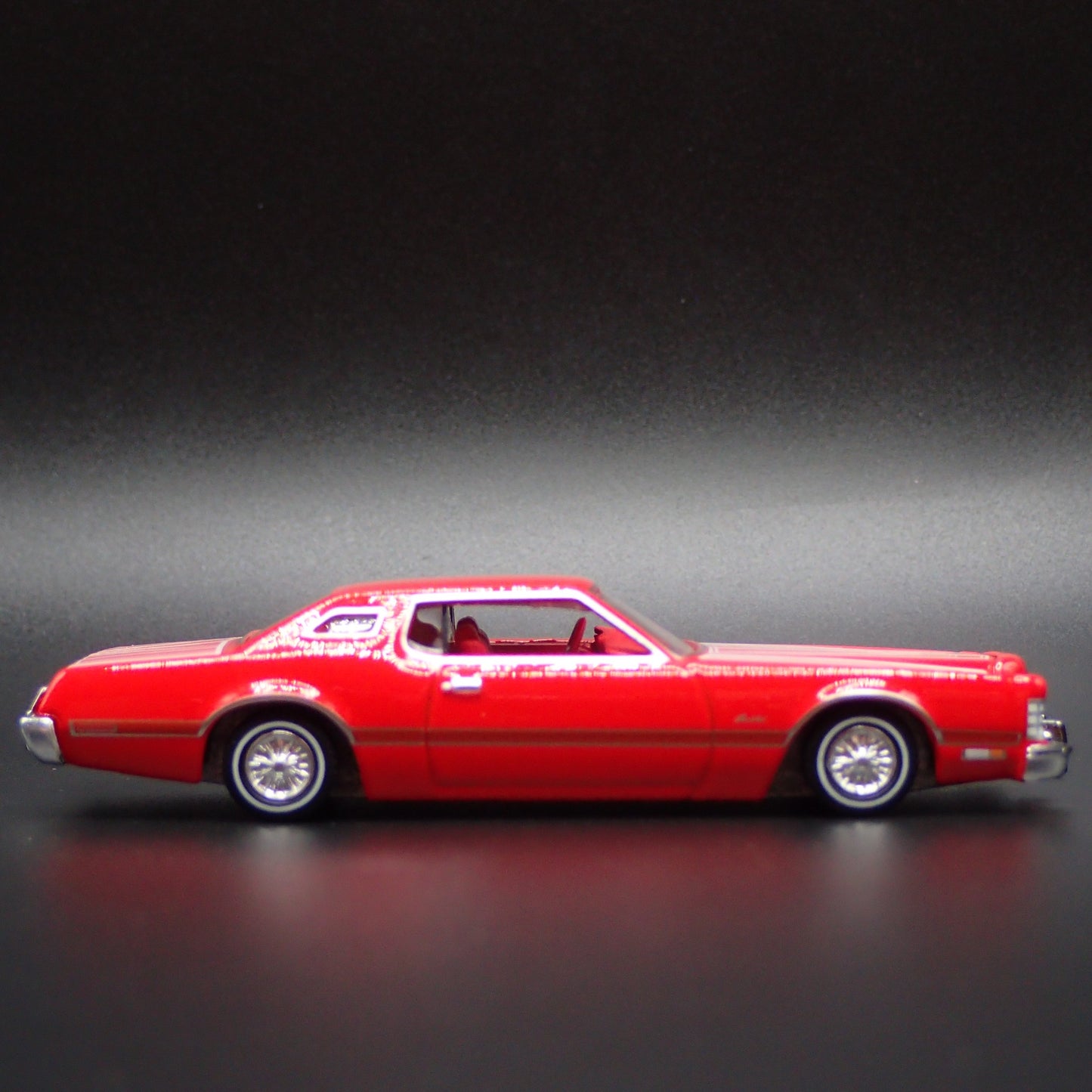 1973 73 FORD THUNDERBIRD LOWRIDER RED 1:64 SCALE COLLECTIBLE DIECAST MODEL CAR