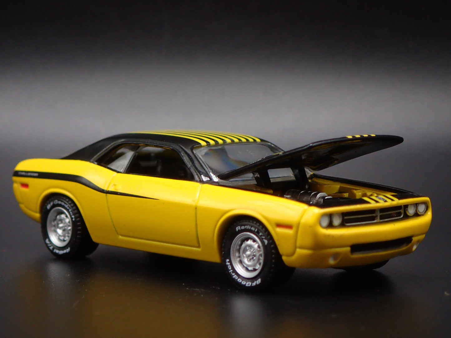 2008-2023 DODGE CHALLENGER YELLOW 1/64 SCALE DIORAMA DIECAST MODEL CAR