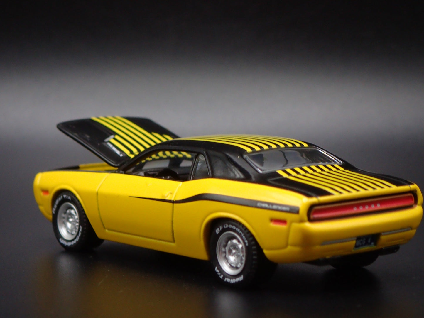 2008-2023 DODGE CHALLENGER YELLOW 1/64 SCALE DIORAMA DIECAST MODEL CAR