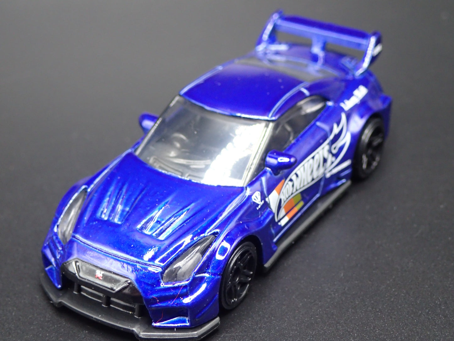 NISSAN GTR R35 LBWK SILHOUTTE WORKS GT 35GT-RR VER2 1:64 SCALE DIECAST MODEL CAR