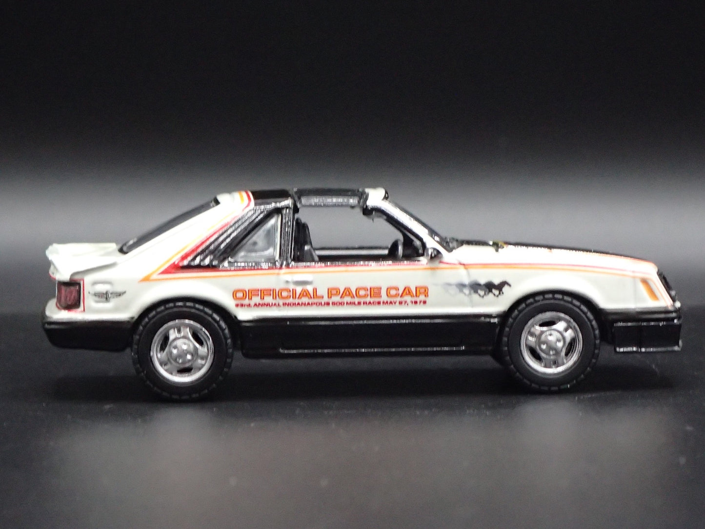 1979 79 FORD MUSTANG PACE CAR INDIANAPOLIS 500 RARE 1:64 SCALE DIECAST MODEL CAR